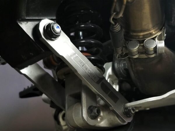 installed altrider lowering link for the yamaha tenere 700 21